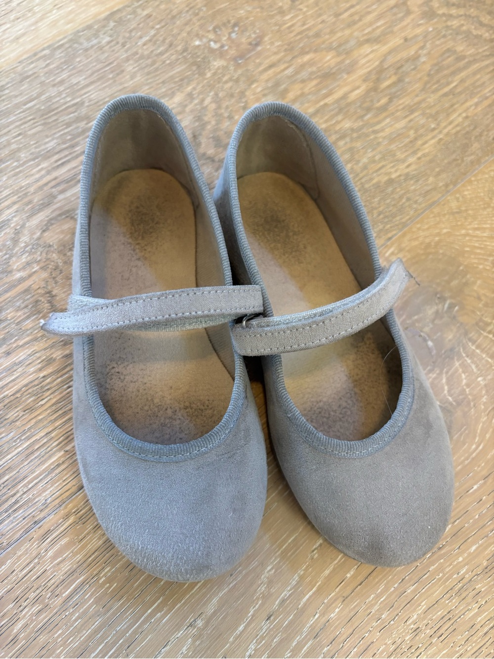 Okaa Girls Gray Mary Jane Shoes - Classic Suede Look 27